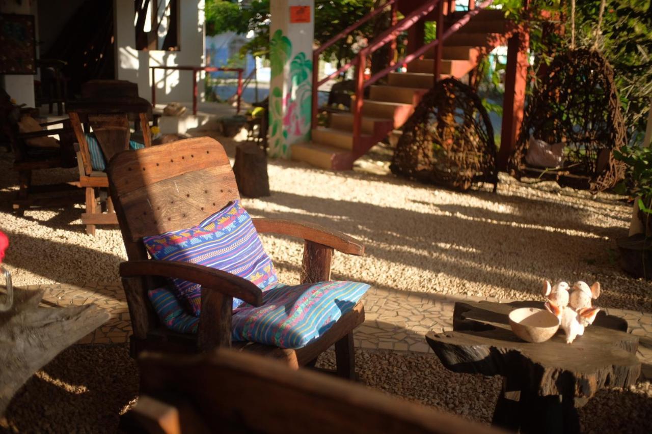 Near Lake Hostal บากาลาร์ ภายนอก รูปภาพ